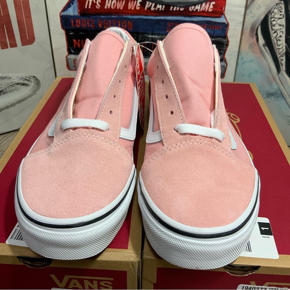 NEW Vans Old Skool Low Women's Size 7-8.5 Light Pink Suede Athletic Skate Shoes - Picture 4 of 11